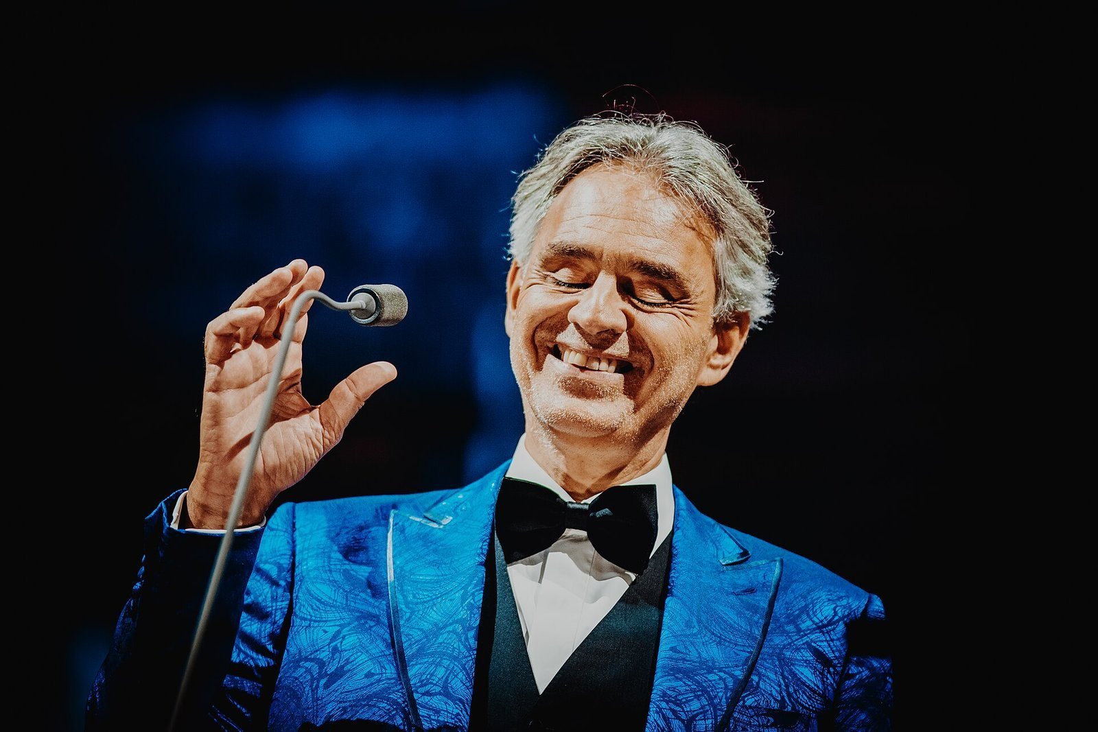 Andrea Bocelli singing in concert