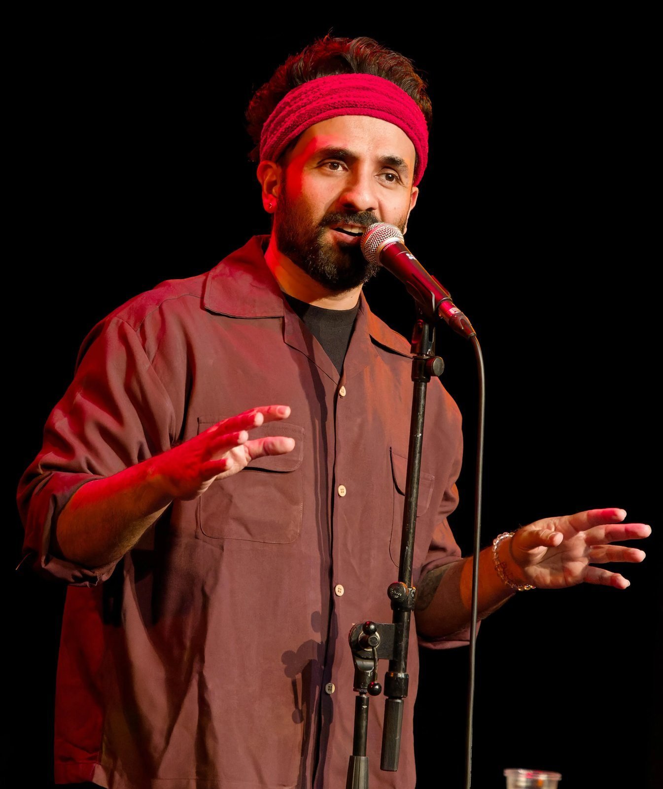 Vir Das performing stand-up