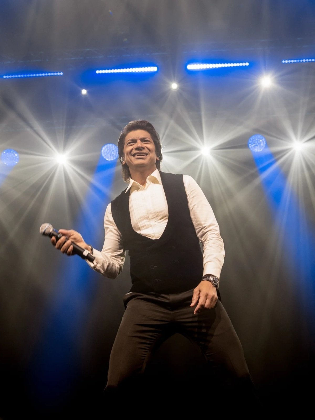 Shaan performing live